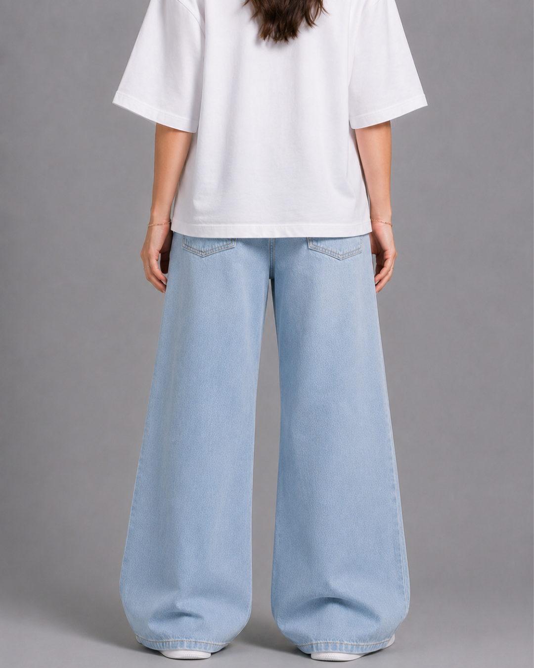 Caudra High-Waisted Light Blue Wide-Leg Jeans.