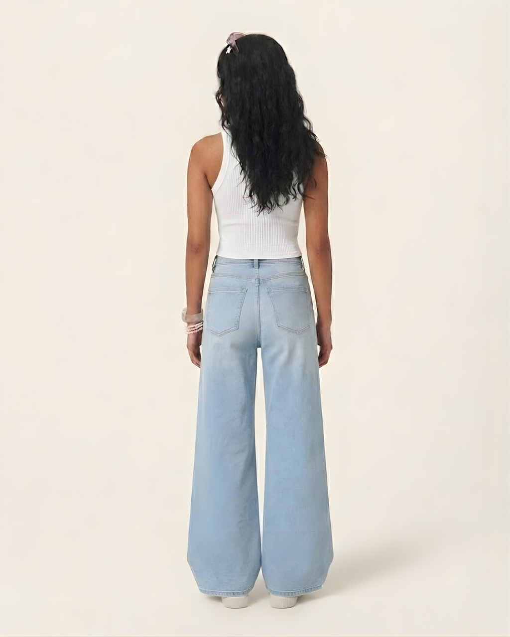 Caudra High-Waisted Light Blue Wide-Leg Jeans.