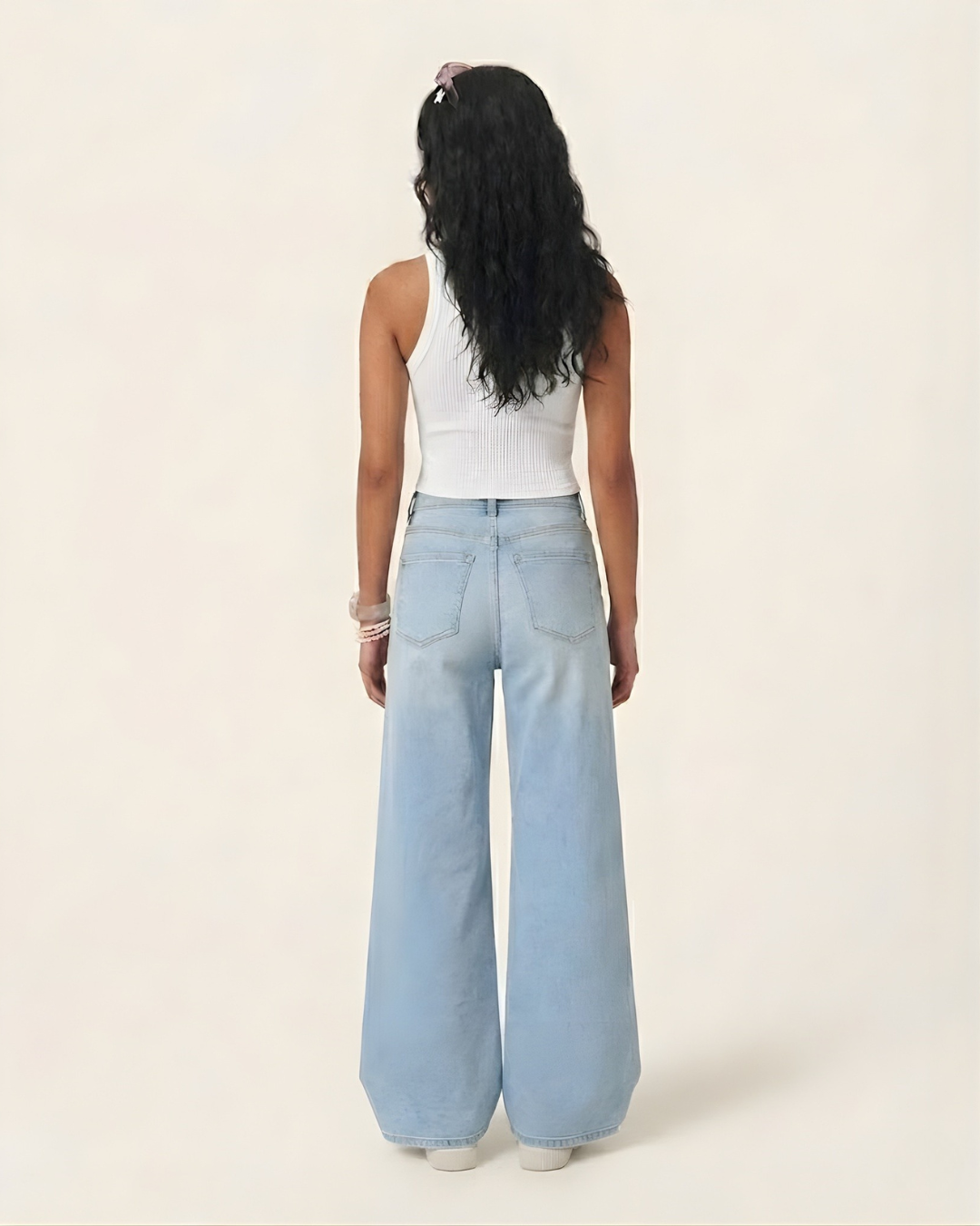 Caudra High-Waisted Light Blue Wide-Leg Jeans.