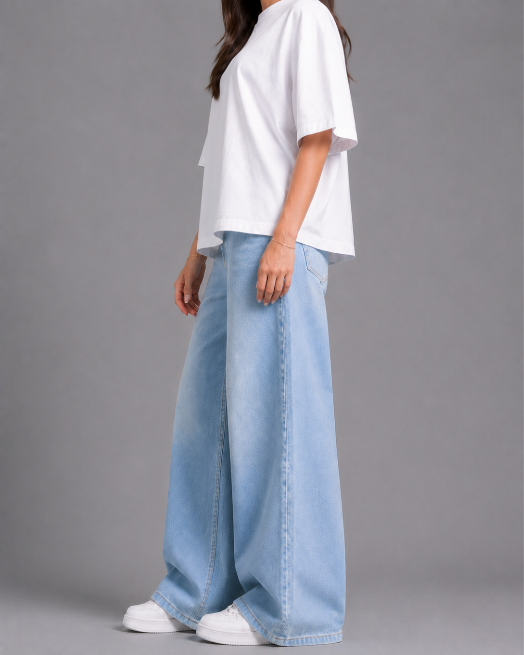 Caudra High-Waisted Light Blue Wide-Leg Jeans.