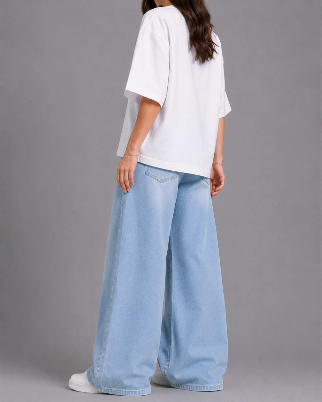 Caudra High-Waisted Light Blue Wide-Leg Jeans.