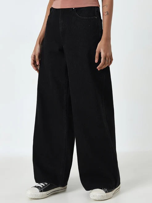 Caudra Black High-Waist Wide-Leg Jeans.